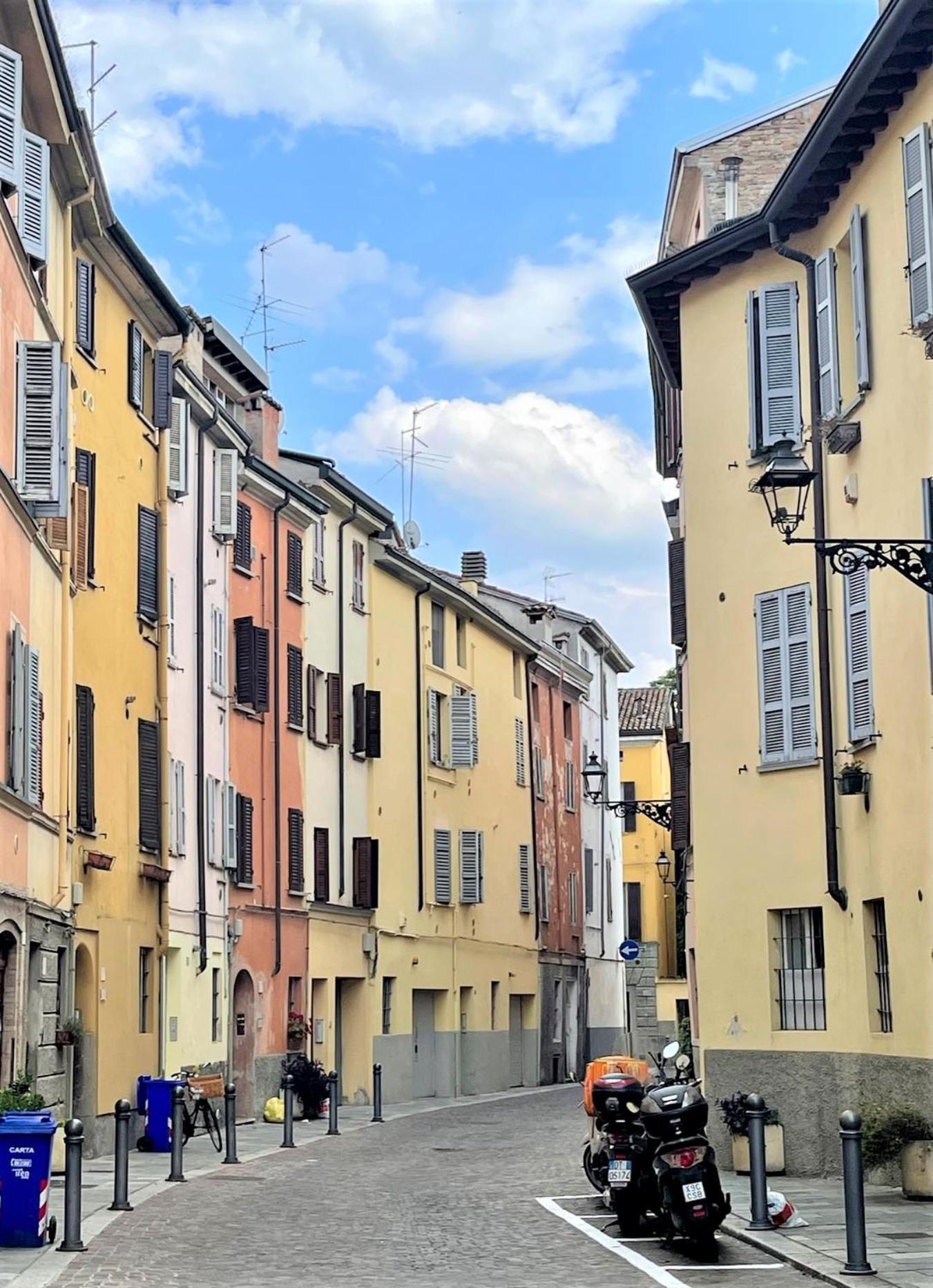 Buro Nel Borgo Lejlighed Parma Eksteriør billede